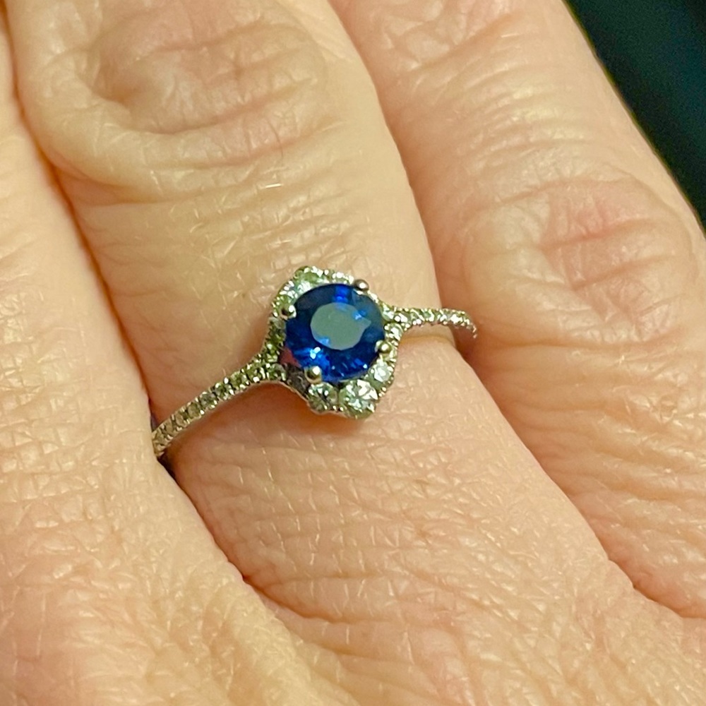 14k White Gold Diamond & Sappire ring